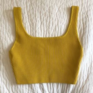 NWOT Aritzia Babaton Yellow/Gold Crop